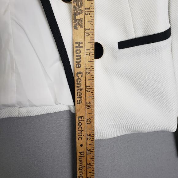 Calvin Klein Women's 6 Petite Black Trim White Blazer Jacket Old Money Aesthetic - Picture 4 of 8